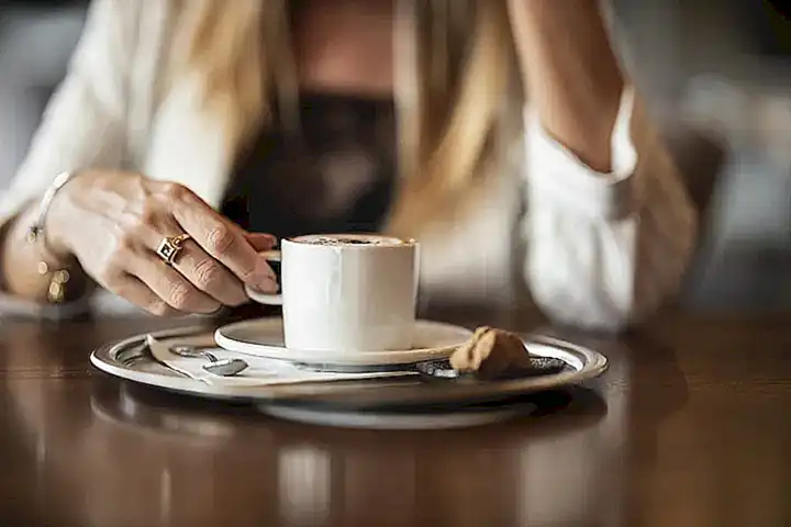Algunos albergues ofrecen desayunos completos con opciones calientes y frías