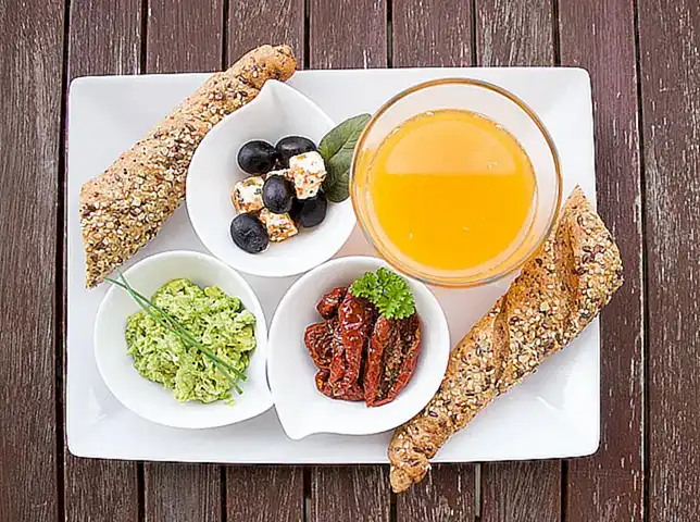 Beneficios de alojarte en albergues con desayuno incluido