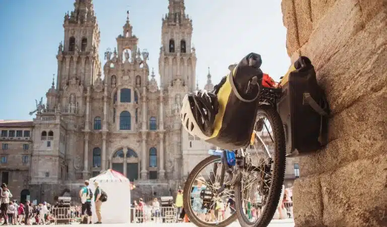 camino de santiago en bici descubre las rutas ideales