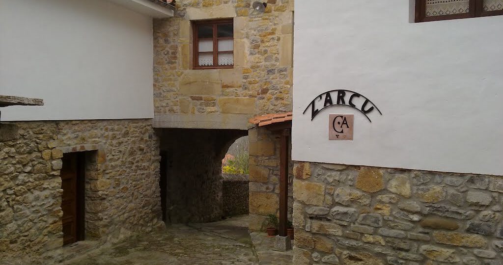 casa de aldea larcu