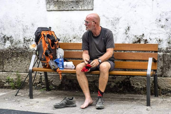 descubre los 5 mejores tipos de calzado para el camino de santiago