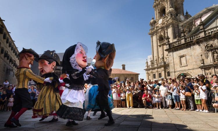 descubre los destacados eventos y festividades en el camino de santiago