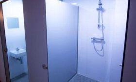 duchas de agua caliente en albergues del camino de santiago