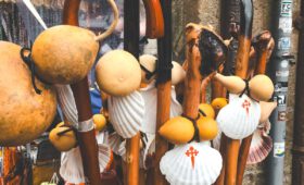 el simbolismo en el arte del camino de santiago un viaje espiritual en imagenes