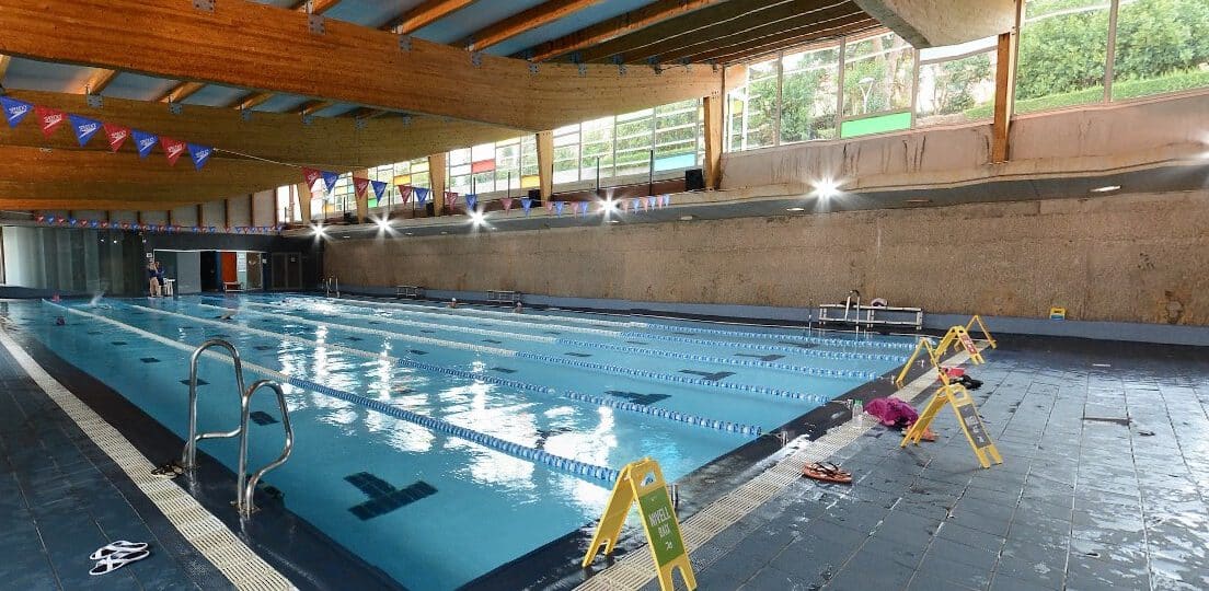 gimnasio con piscina en santiago tonifica y relajate en el agua