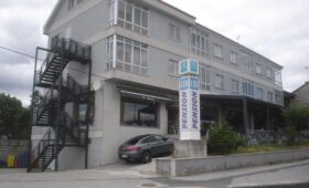 hostal cid cafeteria rotonda