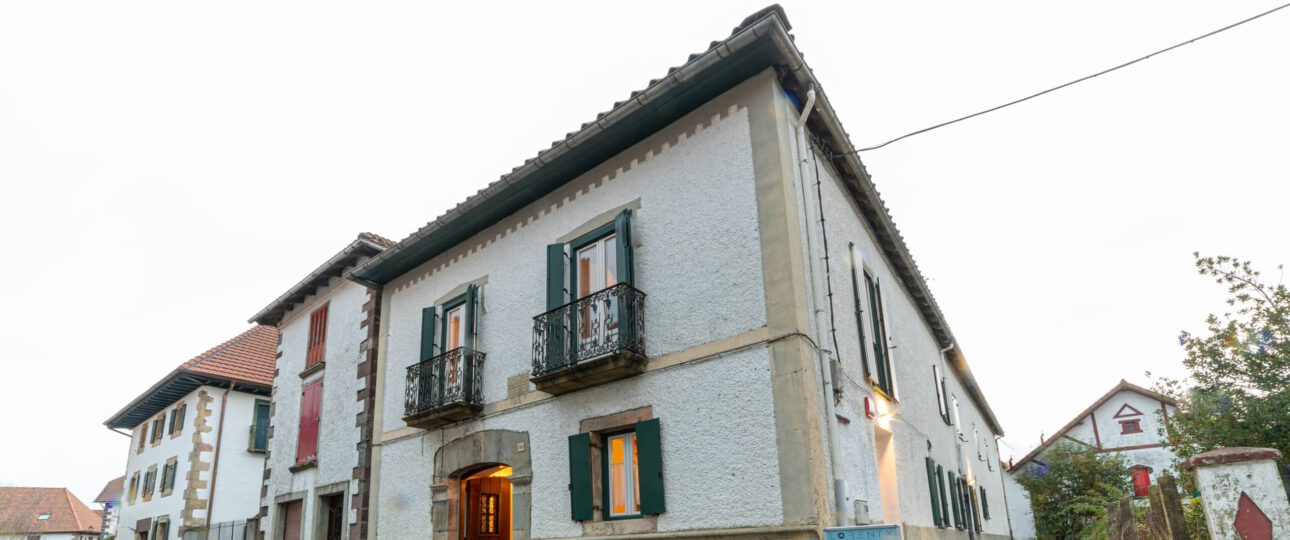 hostal juandeaburre