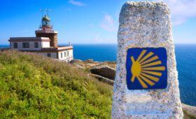 la historia del camino de fisterra origen recorrido y significado