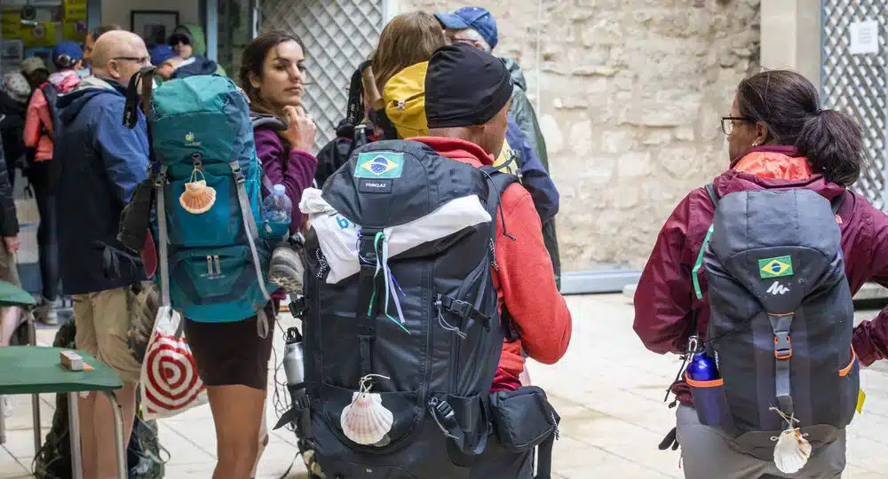 seguro para mochilas en albergues del camino de santiago protege tus pertenencias